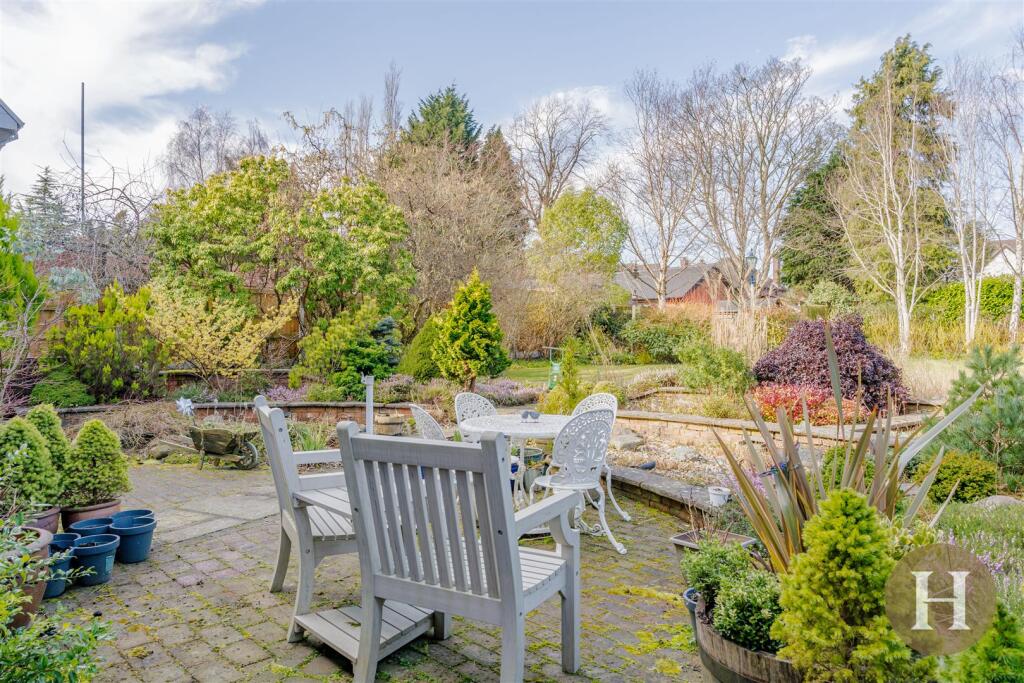 Hadleigh Estate Agents-64.jpg