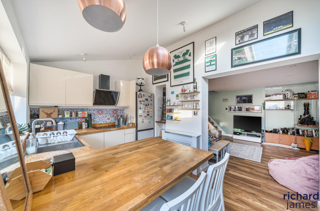 db38798f8eb347ff8d3e69796073c649