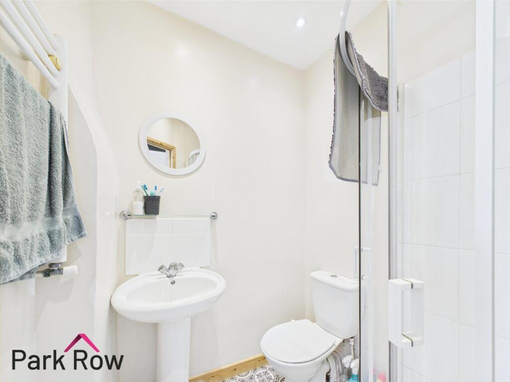 ENSUITE SHOWER ROOM