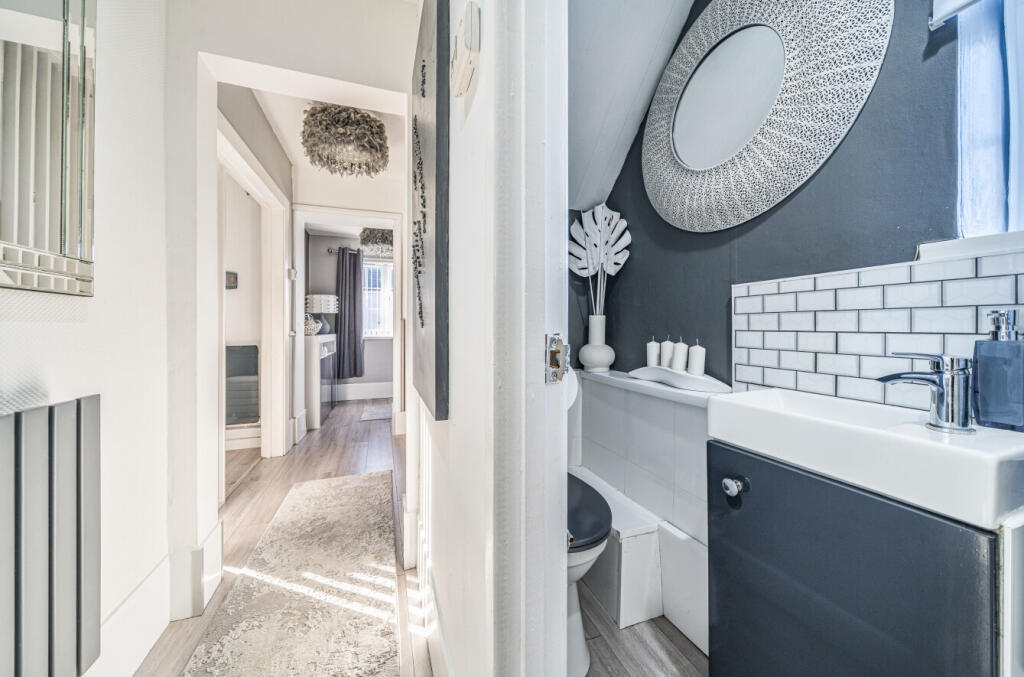 1360091-7-68d4fd5...