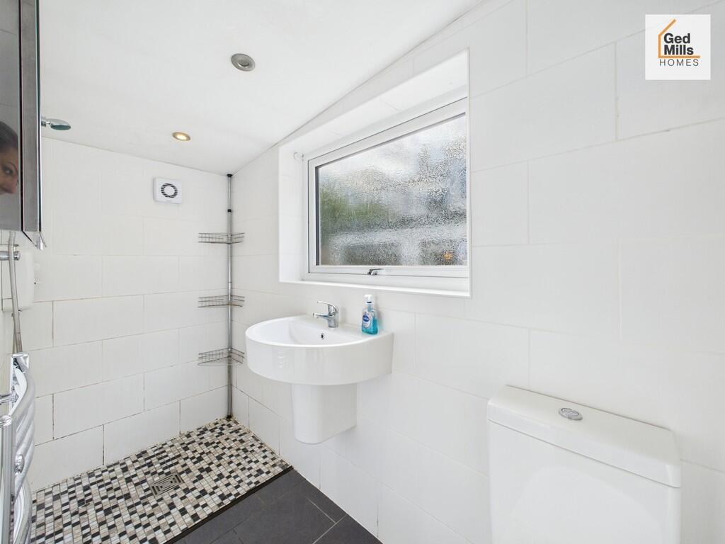 CAM04261G0-PR0100...