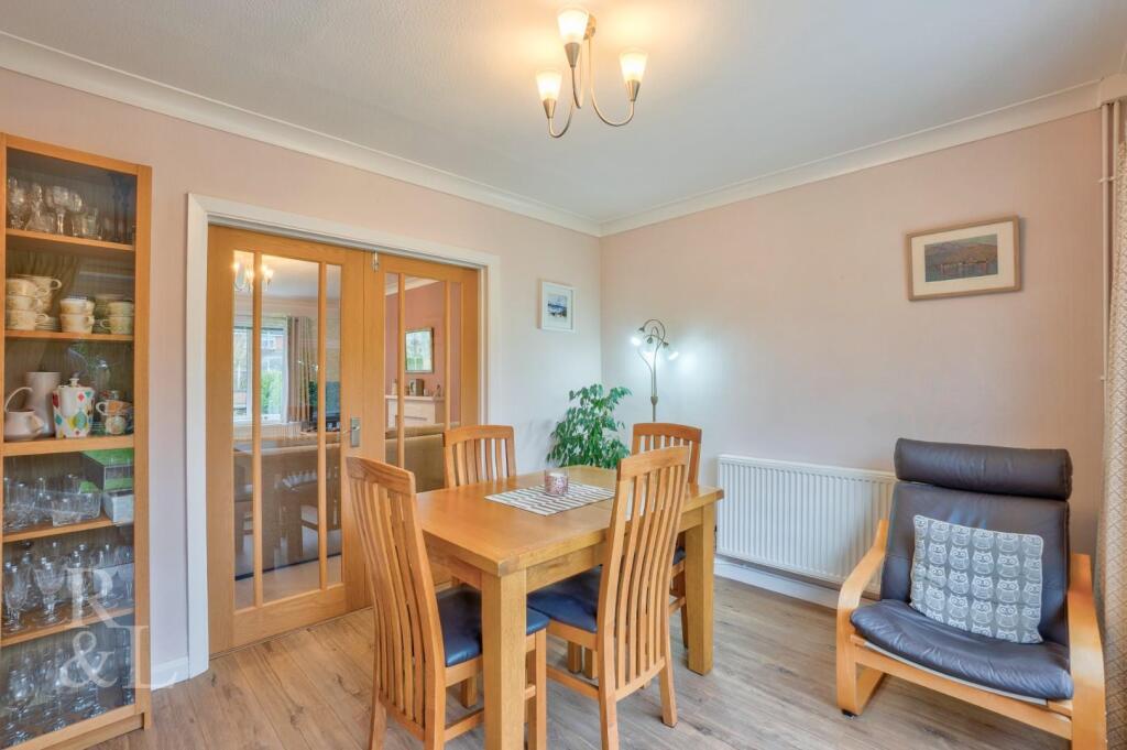 11 Bevedere Close (16).jpg