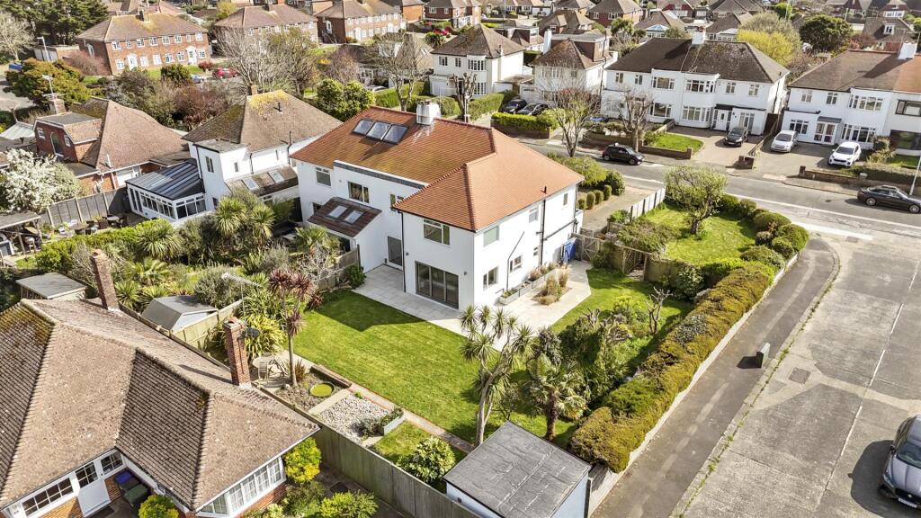 Nutley Drive 18-004.jpg