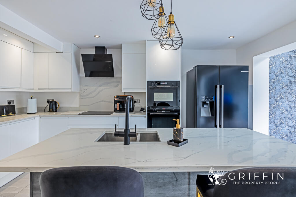 Kitchen &amp; Dining