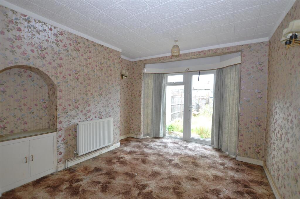 11 Milner Drive Din.JPG