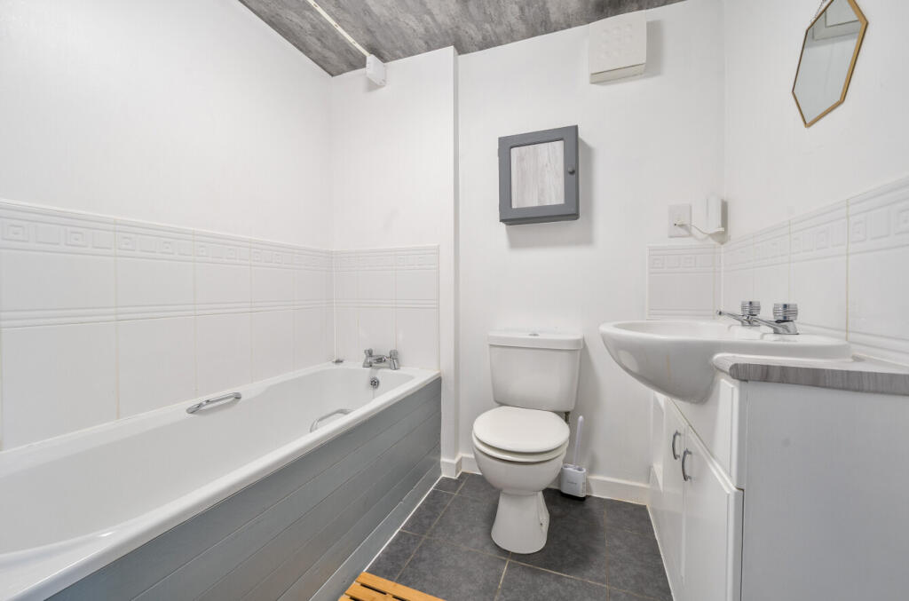 1389375-15-693ab2...