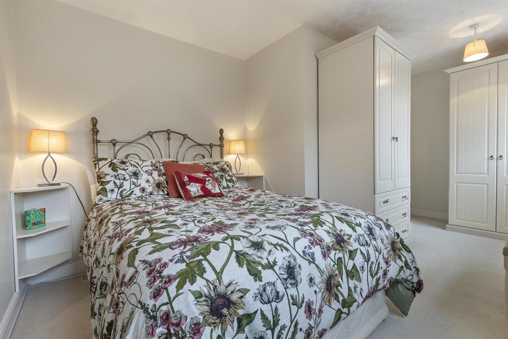 36 Blacksmith Fold, Almondbury 26_297.jpg