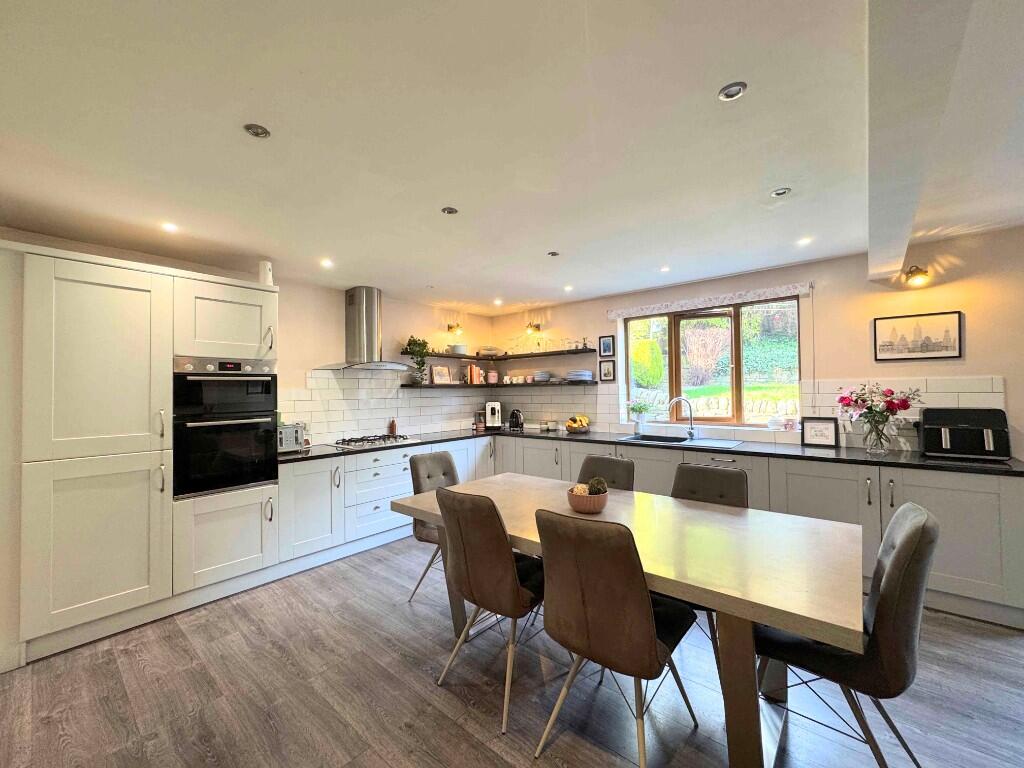 Living / Kitchen