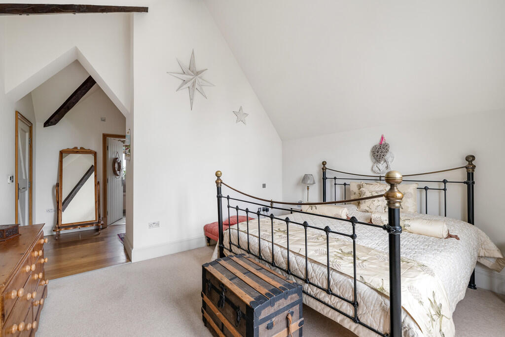 100