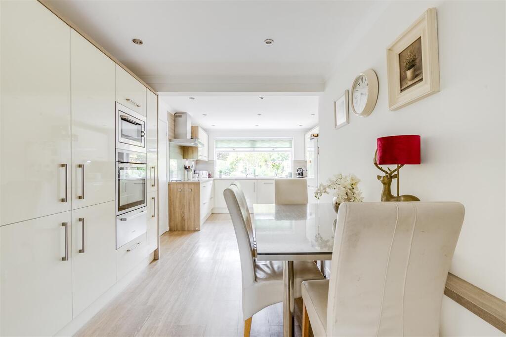 Brandles Road 21-21.jpg