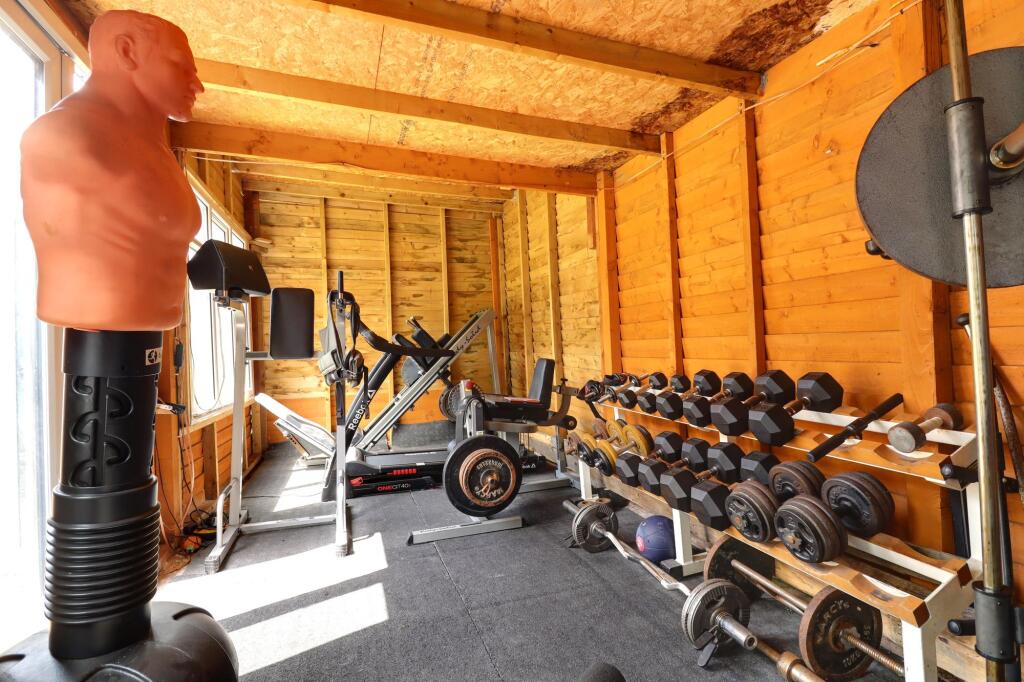 Gym Cabin
