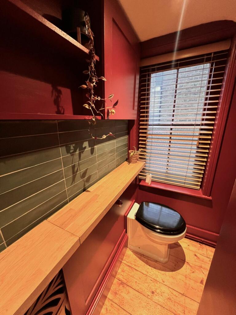 Cloakroom W.C  (1)