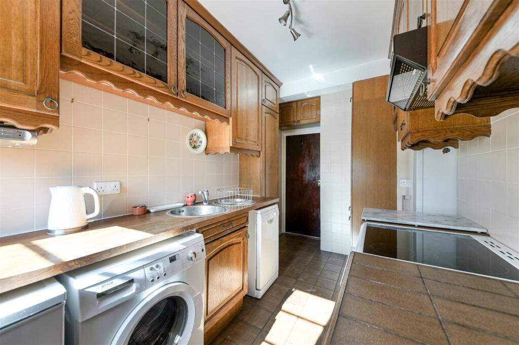 THE CHILTERNS,2-29.jpg