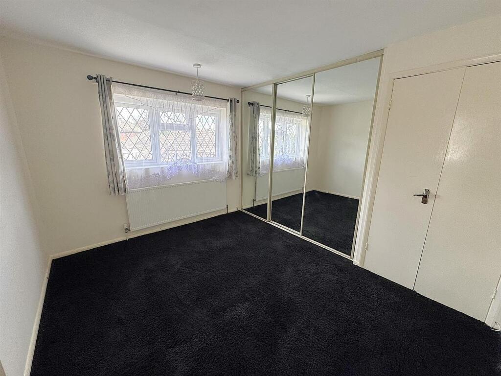 4 Marlborough Avenue Bedroom 1.jpg