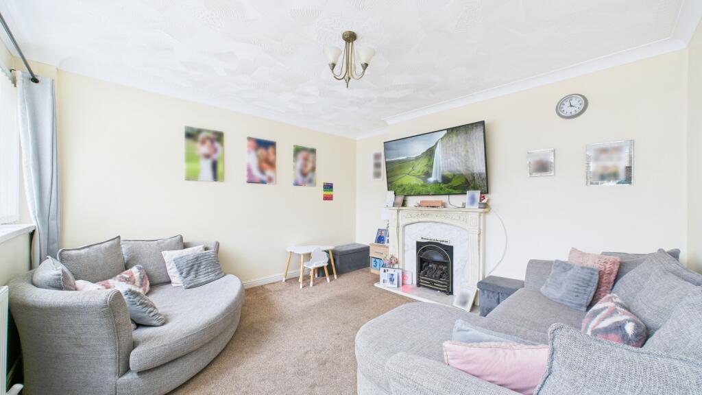 CAM03669G0-PR0038-STILL002