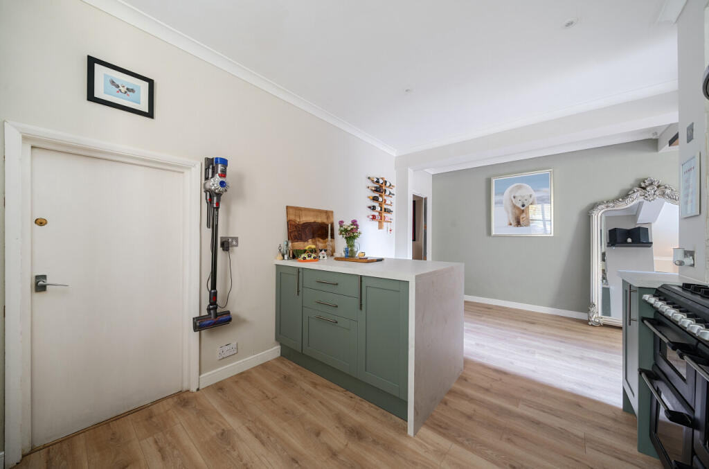 1305552-13-684895...