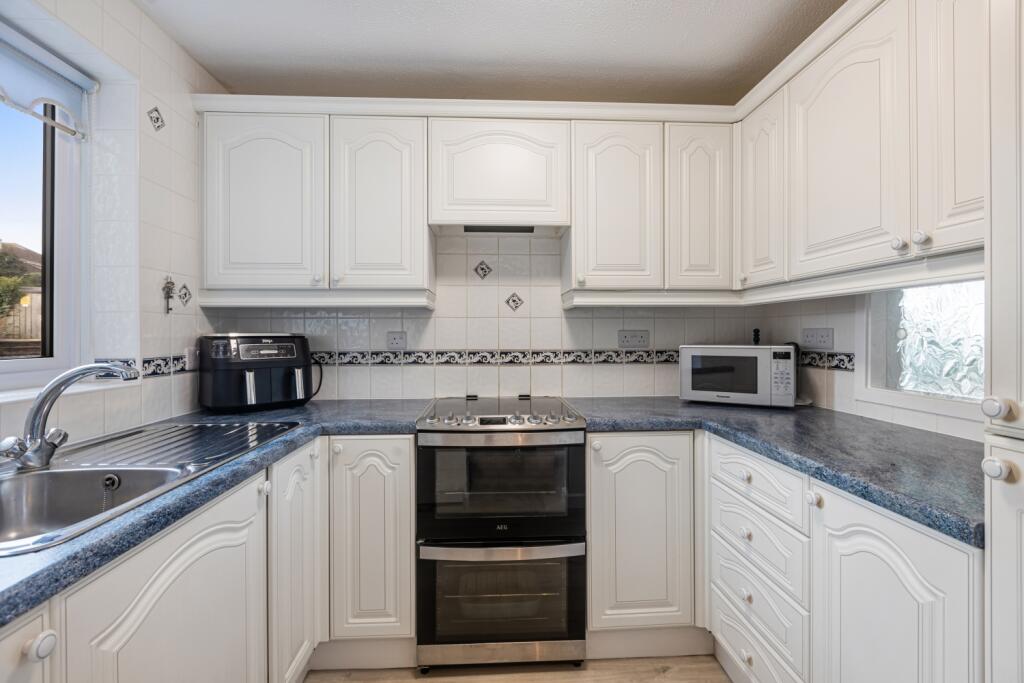 A10 - 1A Silverbridge Close Paignton - 250113