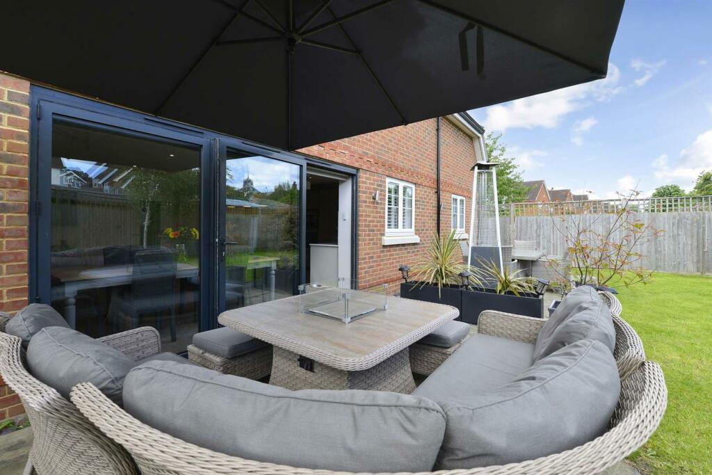 8 Alder Grove (14)-1920.jpg