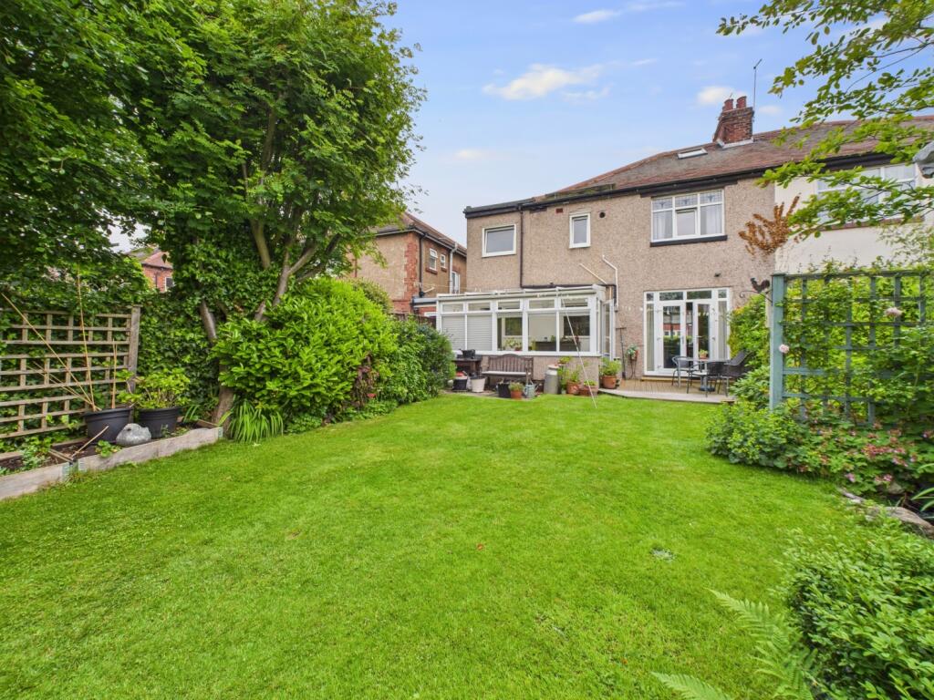 CAM02195G0-PR0076-STILL018