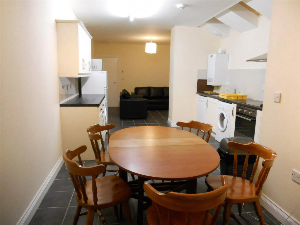 ABy_JMcB1EKu-uPMjBjFtg_upscayl_2x_ultrasharp-4x.pn