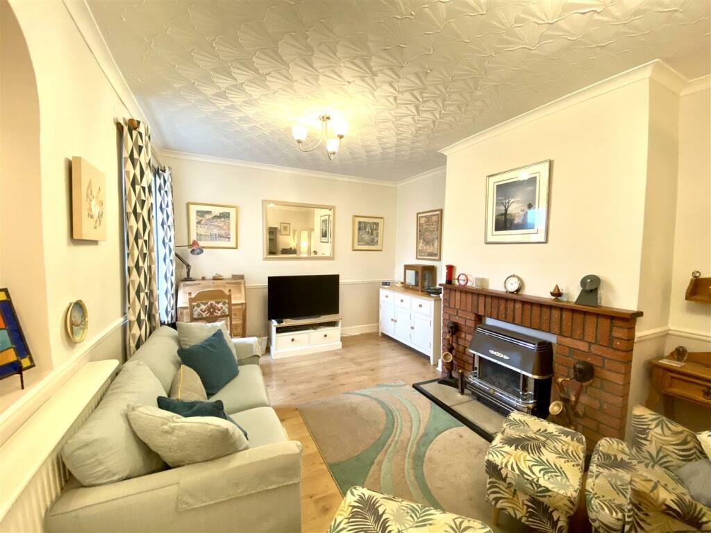 SITTING ROOM