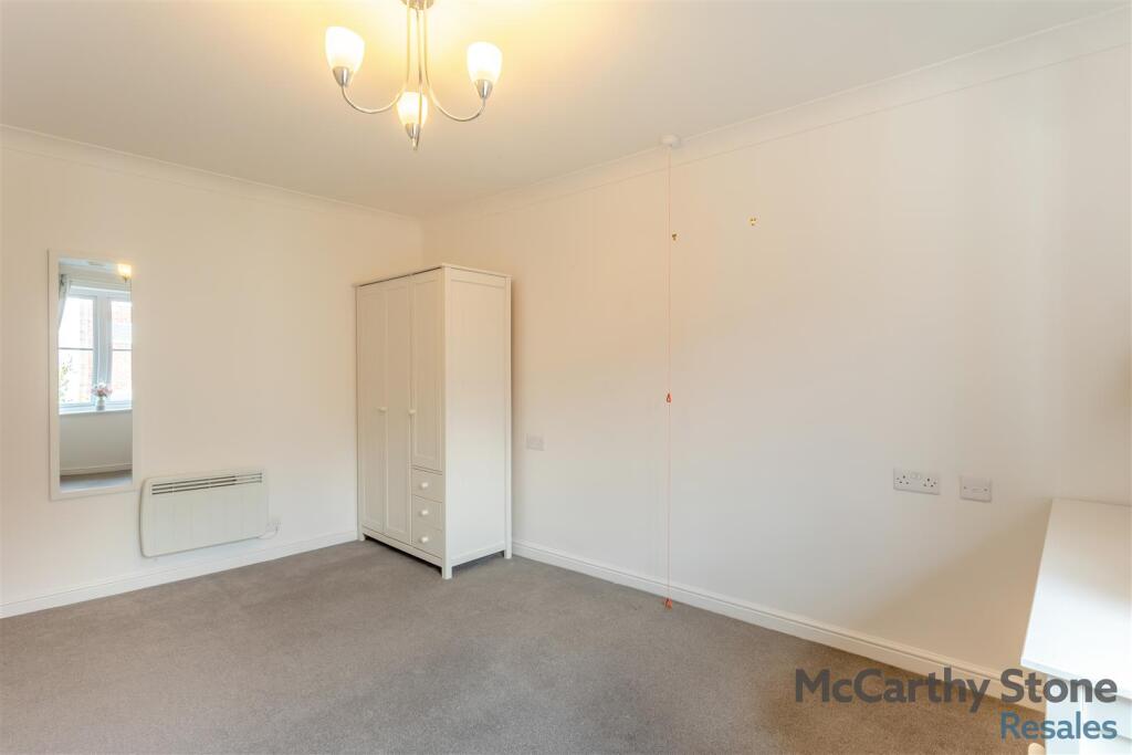 8668517-interior14.jpg
