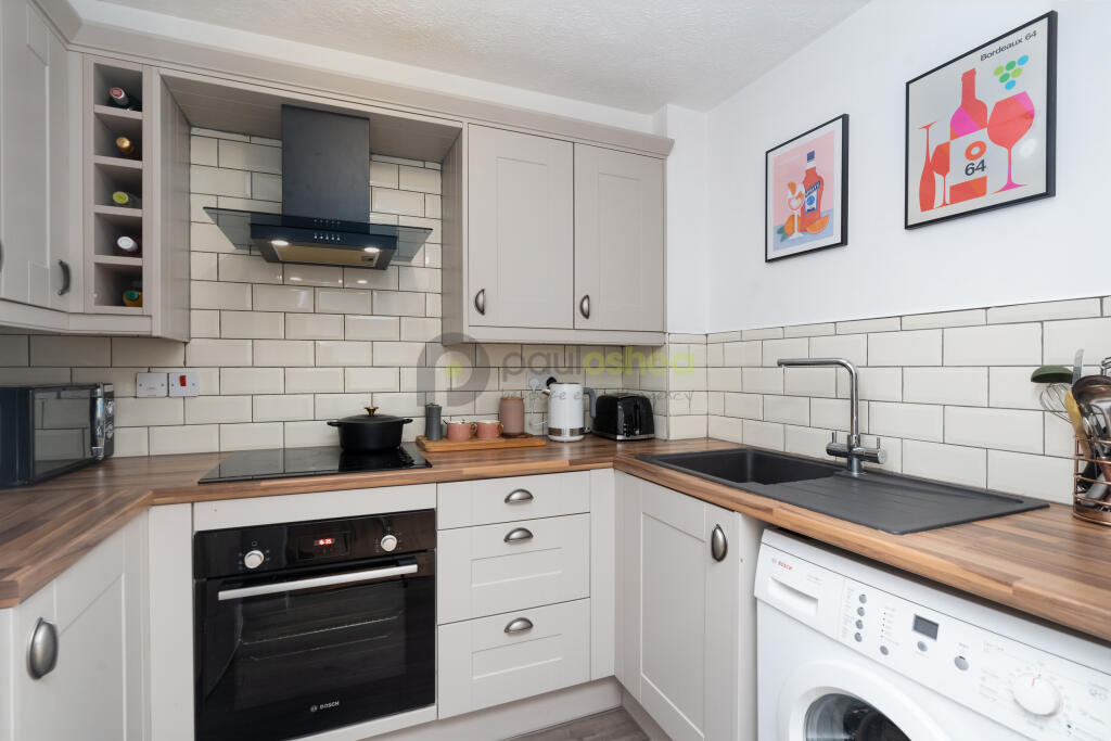 10 For Sale  1 Bedroom Flat Muggeridge Close Croyd