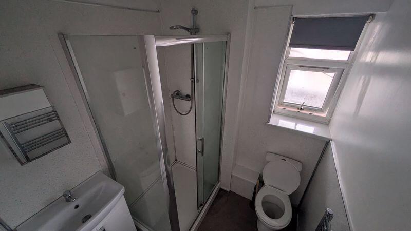 Photo 33