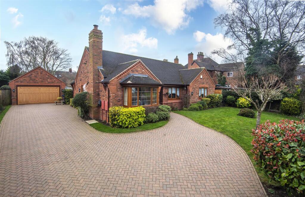 Front External 1.jpg