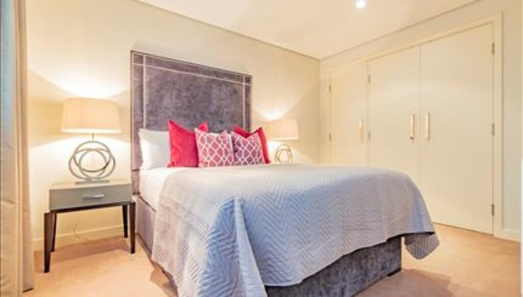 ss_p5710_63727292...