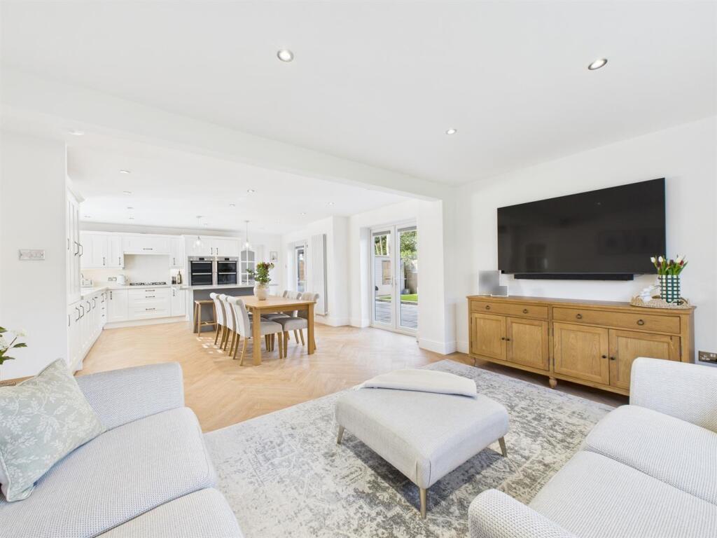 Fabulous Open Plan Living Kitchen