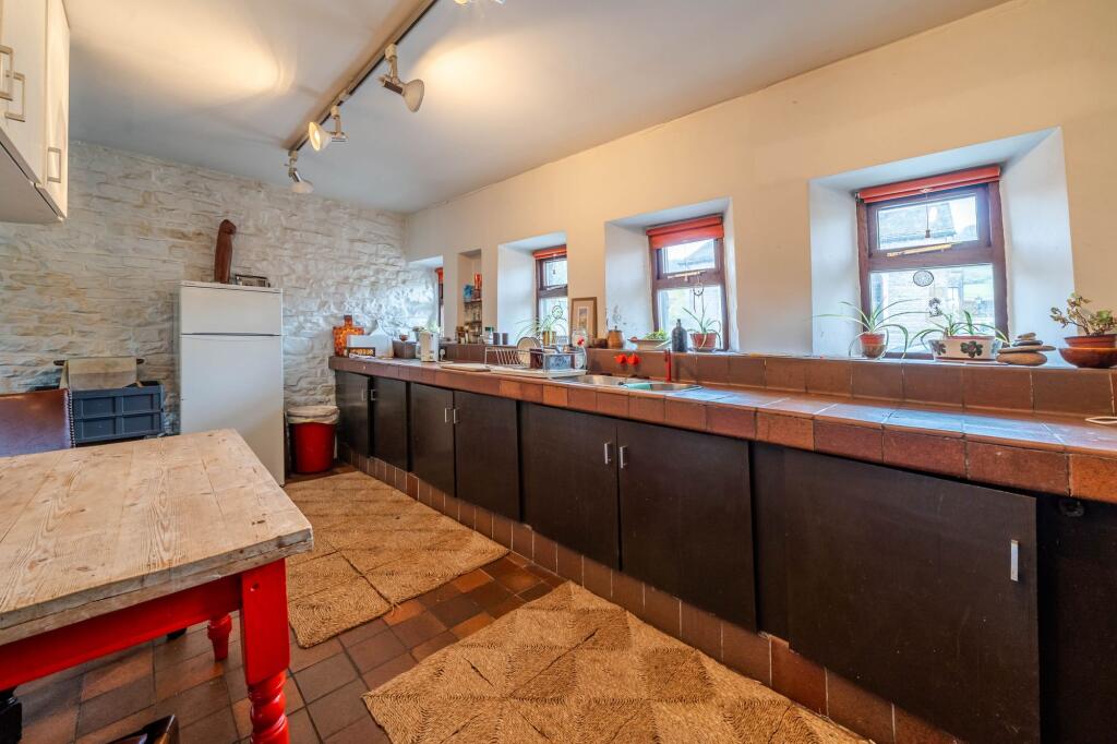 OPEN PLAN LIVING AREA