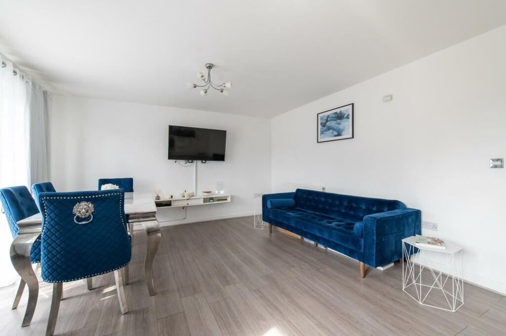 Living Room/Kitchen