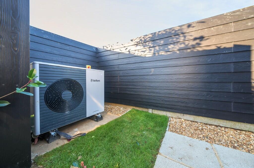 Air source heat pump