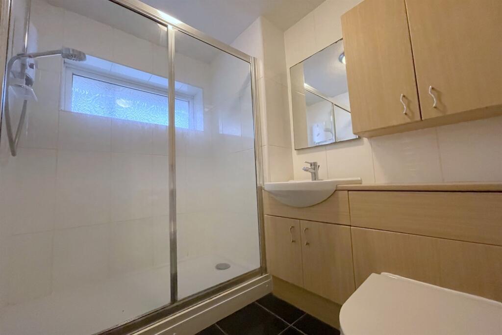 Shower+room