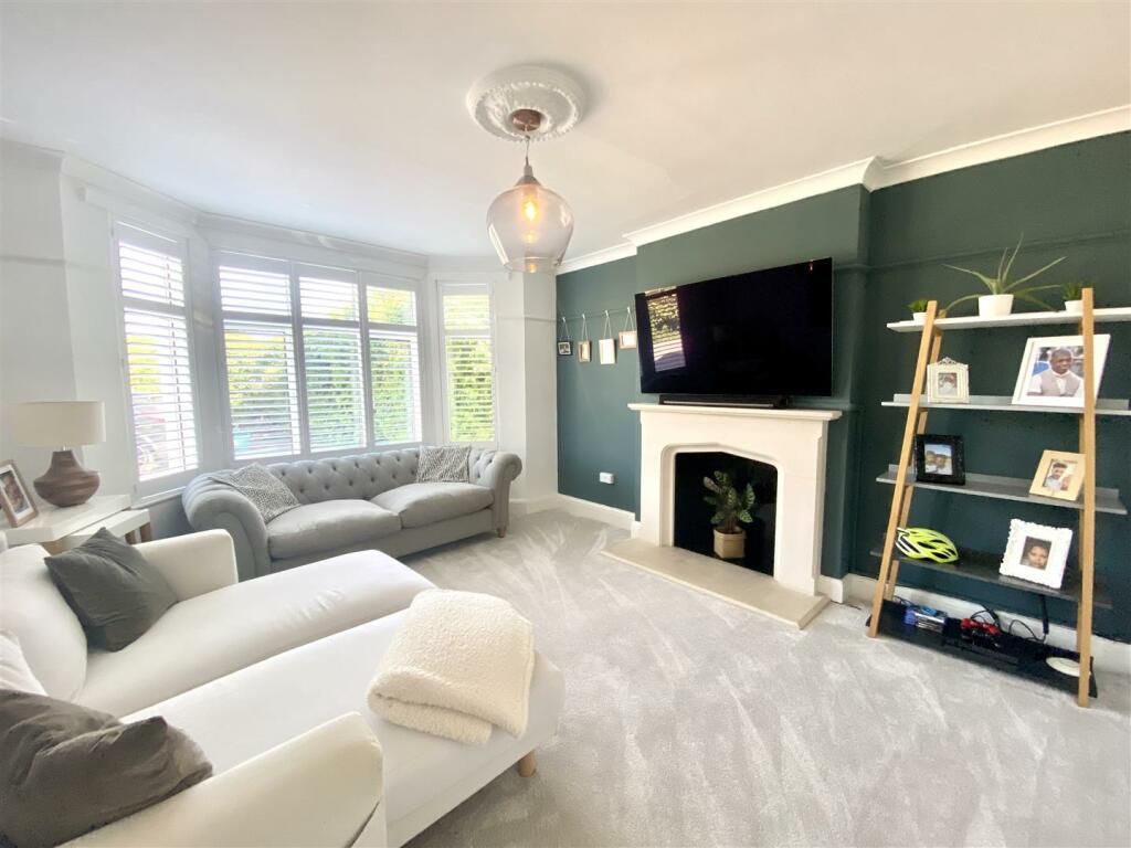 SITTING ROOM