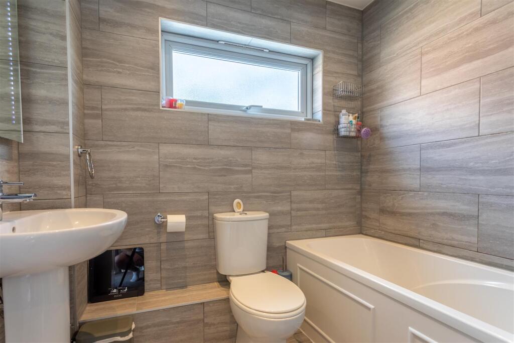 DWELEST - 16 Harrow Road, Swadlincote, DE11 0XD-00