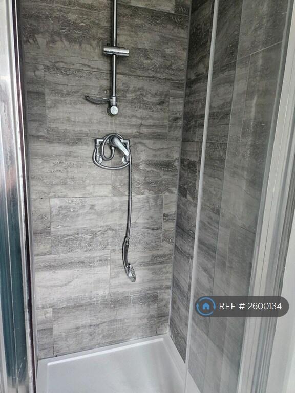 En Suite Shower