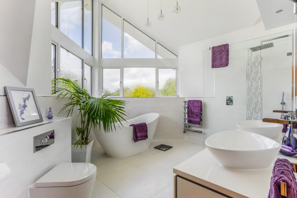 Principal Bathroom