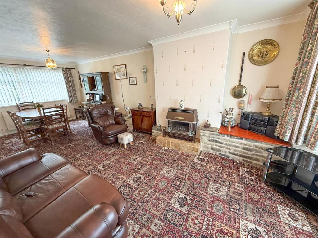 3 bed semi, Oakworth