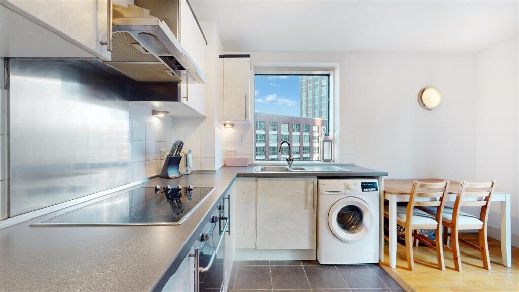 Flat 801, Wharfside Point North - flm393xujeFb9X7g