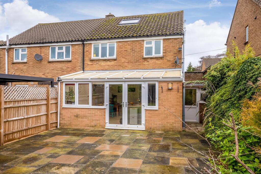 8 Hill Close 2019-16.jpg