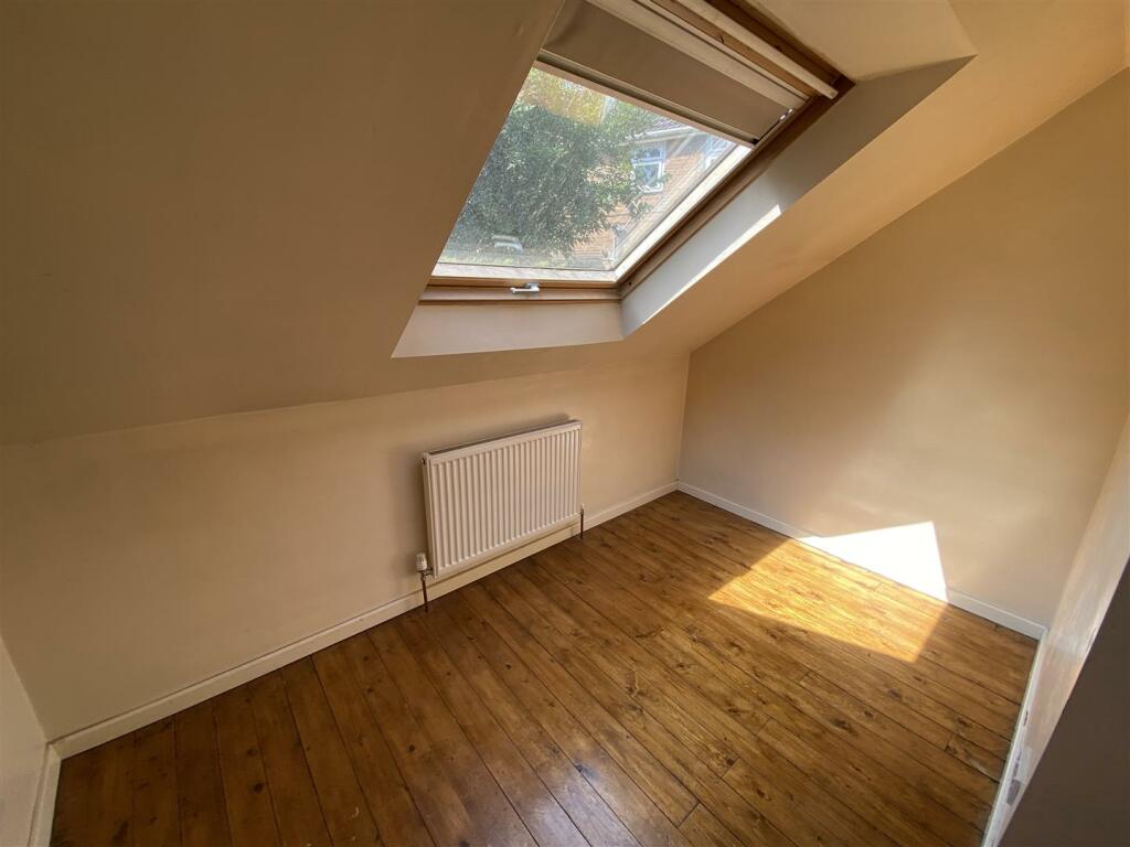 Bedroom: