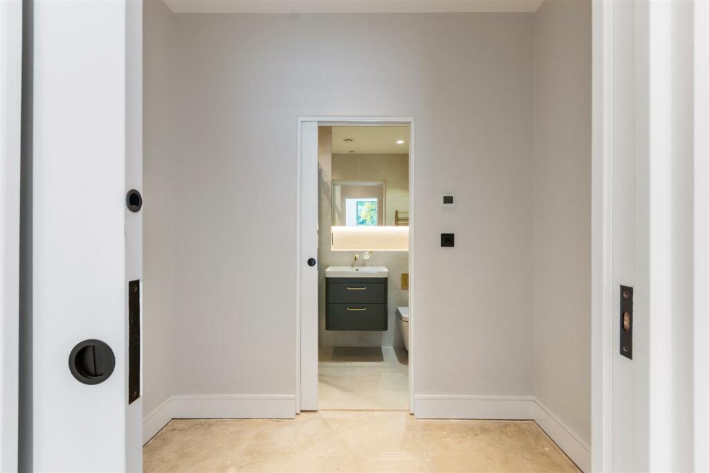 Bedroom 2 dressing room