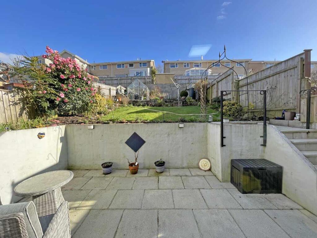 Holly Park Drive 46 Garden 1.jpg