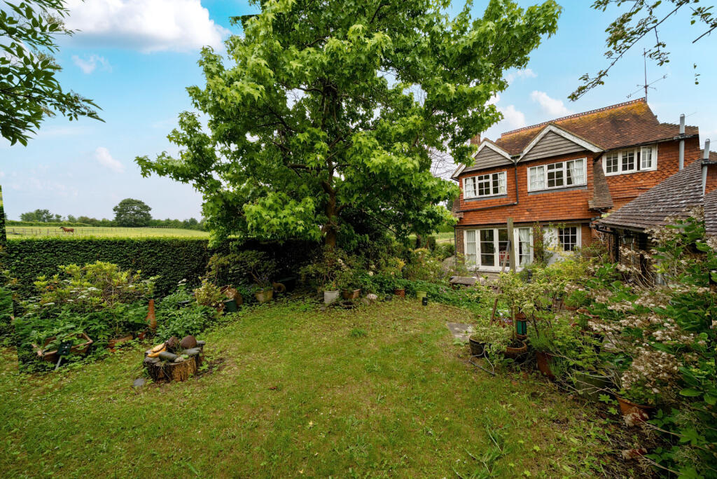 1300454-4-684696a...