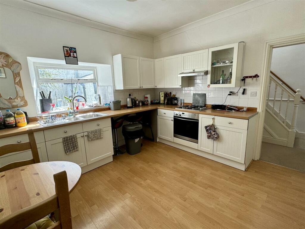 Kitchen/Dining Room