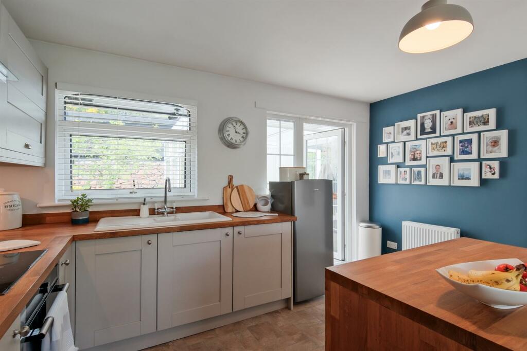 040-37, Edinburgh Road Abington, ML12 6SA.jpg
