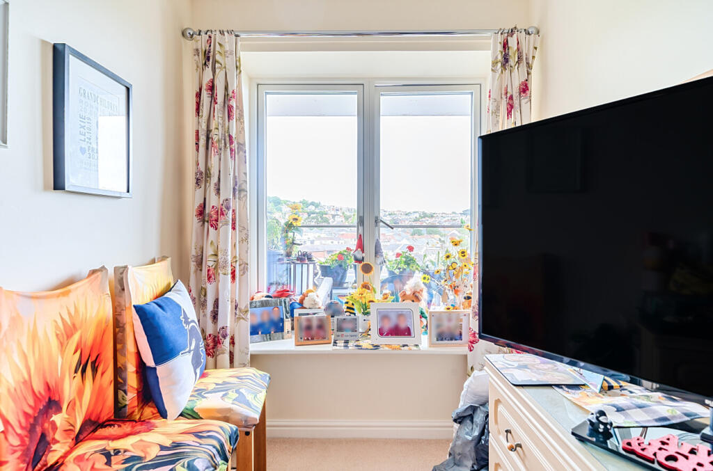 1295316-11-682de9...