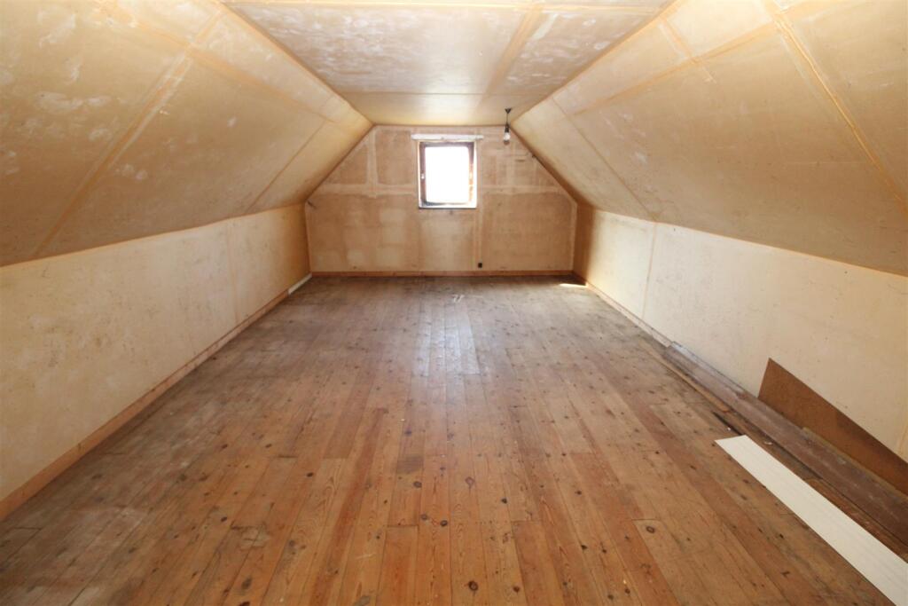 Attic Room1